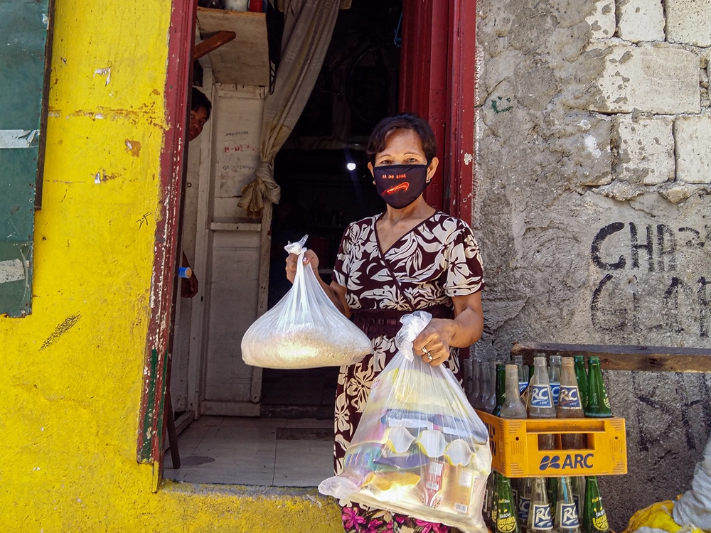 ▲지난 4월 밀알복지재단-(주)애터미필리핀의 장애인가정 긴급지원 전달 당시 모습 (사진제공