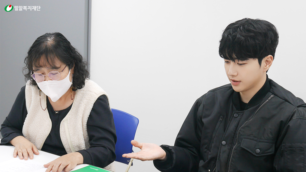 밀알복지재단 헬렌켈러센터 홍유미 센터장, 배우 강훈.jpg