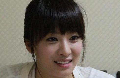 [스타인터뷰] 가수겸배우 박정아씨와의 회색리본달기릴레이