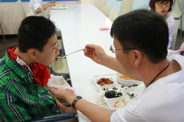 중증장애인 재활을 위한 밀알사랑의 캠프 지원