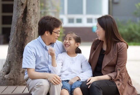 [특별기획보도] "두 달동안 남자화장실 간 막내딸... 억장이 무너졌죠"