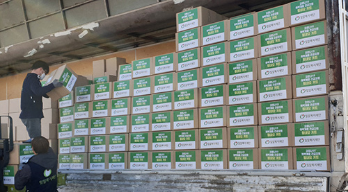 코로나19 확산 방지, 취약계층을 위한 <힘내요 키트> 1차 전달