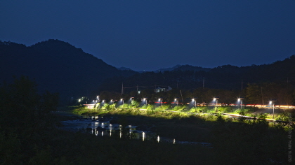 방범취약지역의 어두운 밤길을 밝혀주는 밀알복지재단의 안심가로등 지원사업
