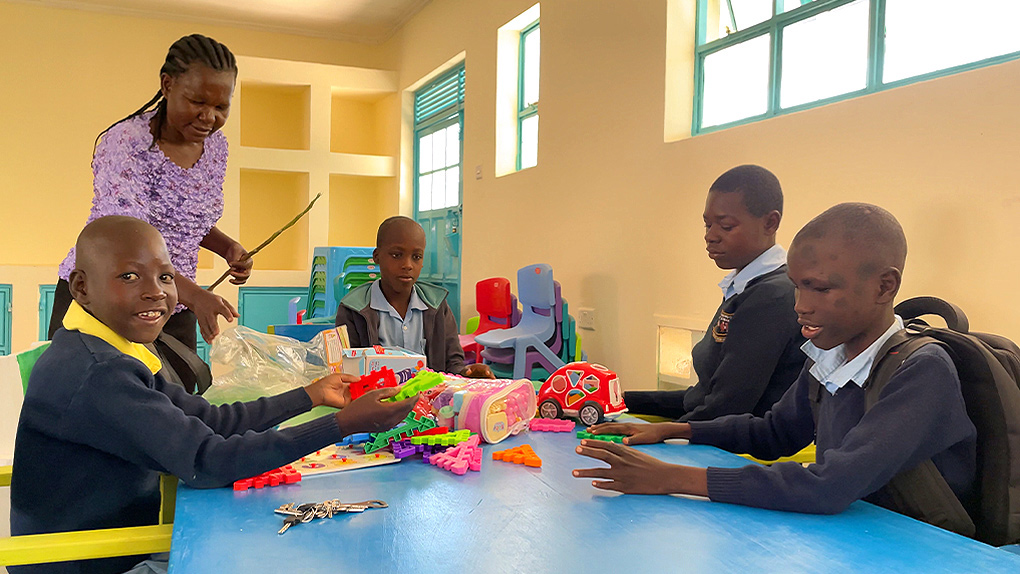케냐 키수무 공립 초등학교 내 특수학급 건축을 축하해 주세요!