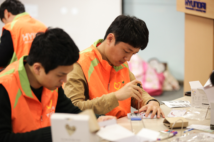 현대건설, 우간다에 희망의 빛을 밝히다